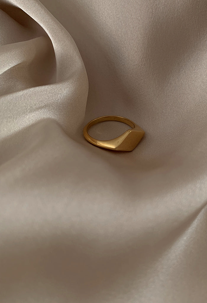 Flat Diamond Shaped Signet Ring Waterproof 18k Gold Plated